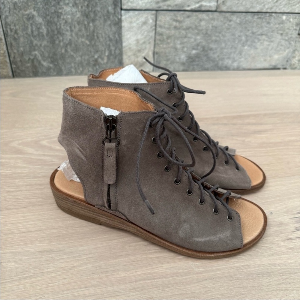 Anthropologie Geewawa lace up sandals size 41 gray taupe